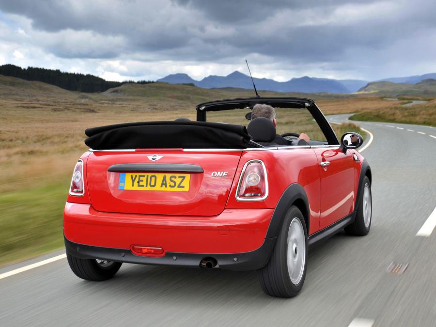  Mini One Cabrio 2009 года  (UK) (фото 2 из 5)